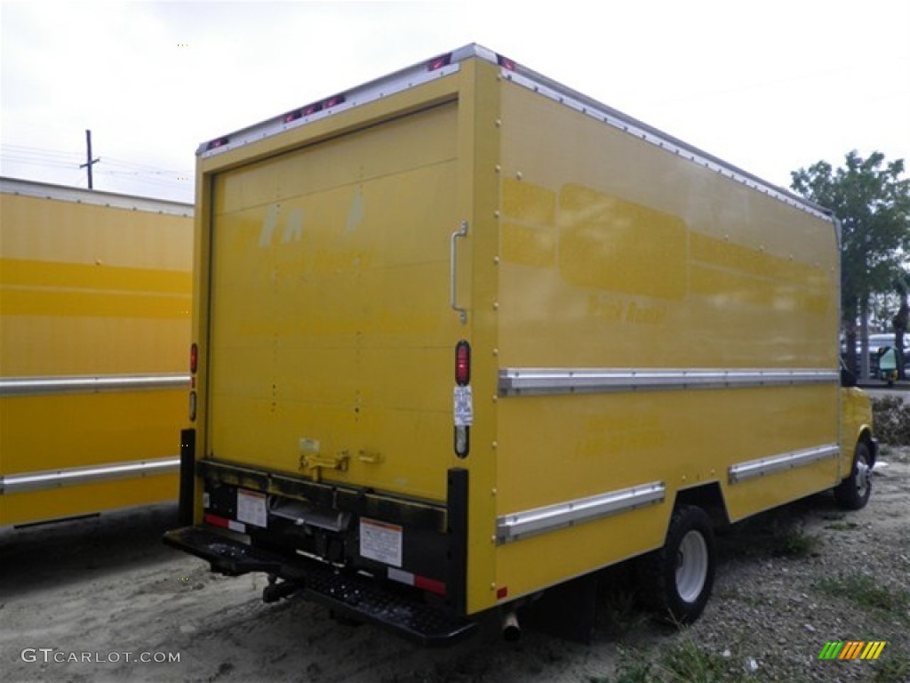 2009 Savana Cutaway 3500 Commercial Moving Truck - Yellow / Medium Pewter photo #7