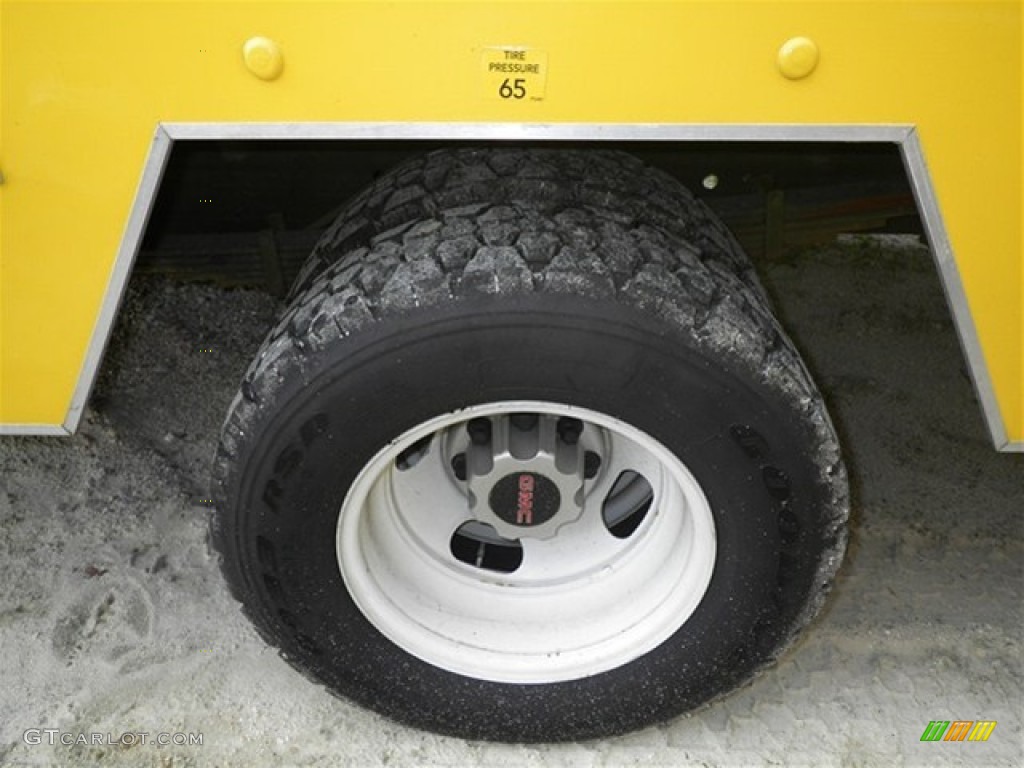 2009 GMC Savana Cutaway 3500 Commercial Moving Truck Wheel Photo #74809142