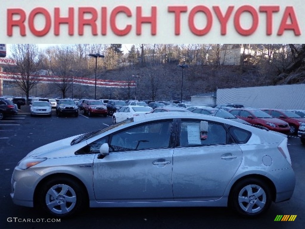 2010 Prius Hybrid IV - Classic Silver Metallic / Dark Gray photo #1