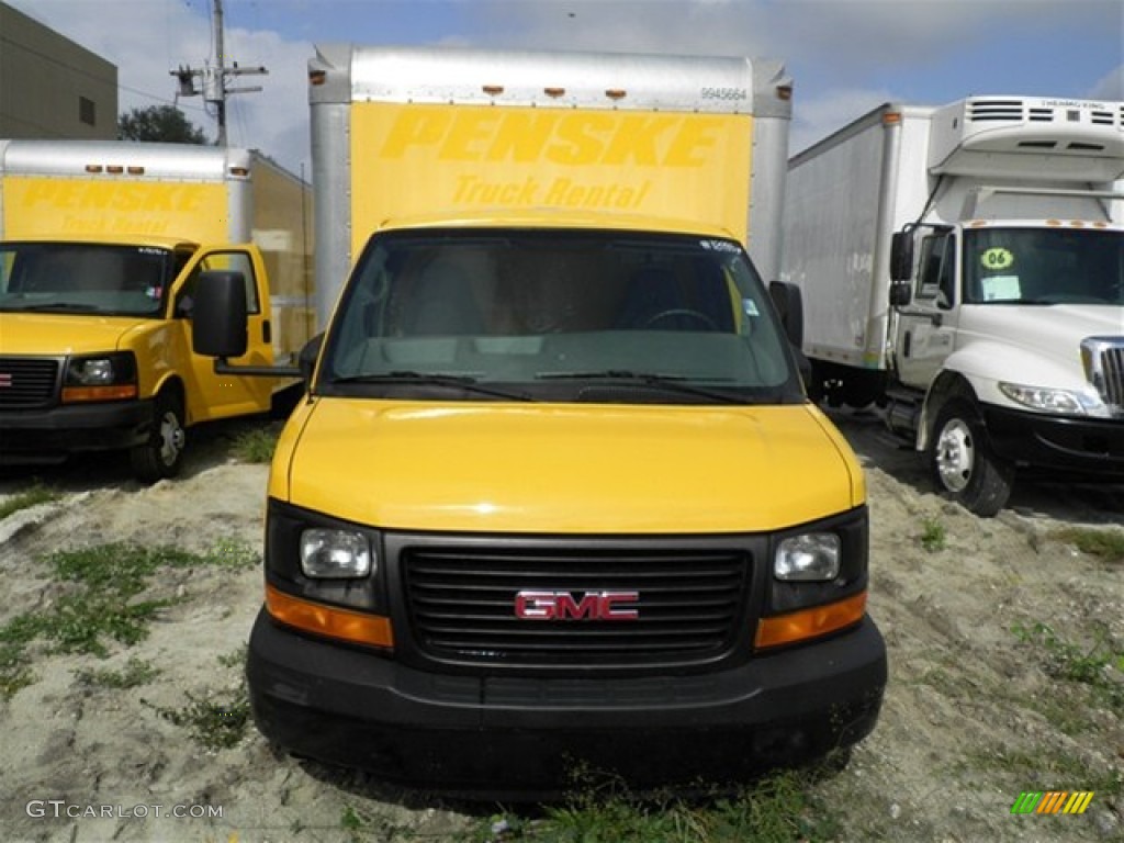 2009 Savana Cutaway 3500 Commercial Moving Truck - Yellow / Medium Pewter photo #2