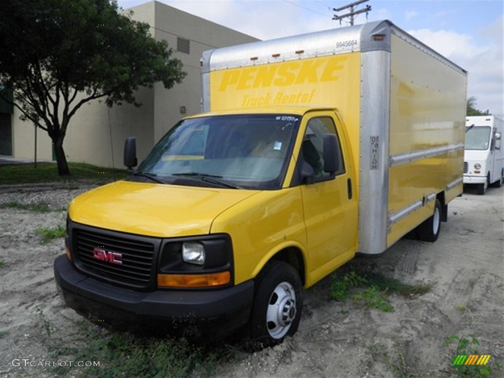 2009 Savana Cutaway 3500 Commercial Moving Truck - Yellow / Medium Pewter photo #3