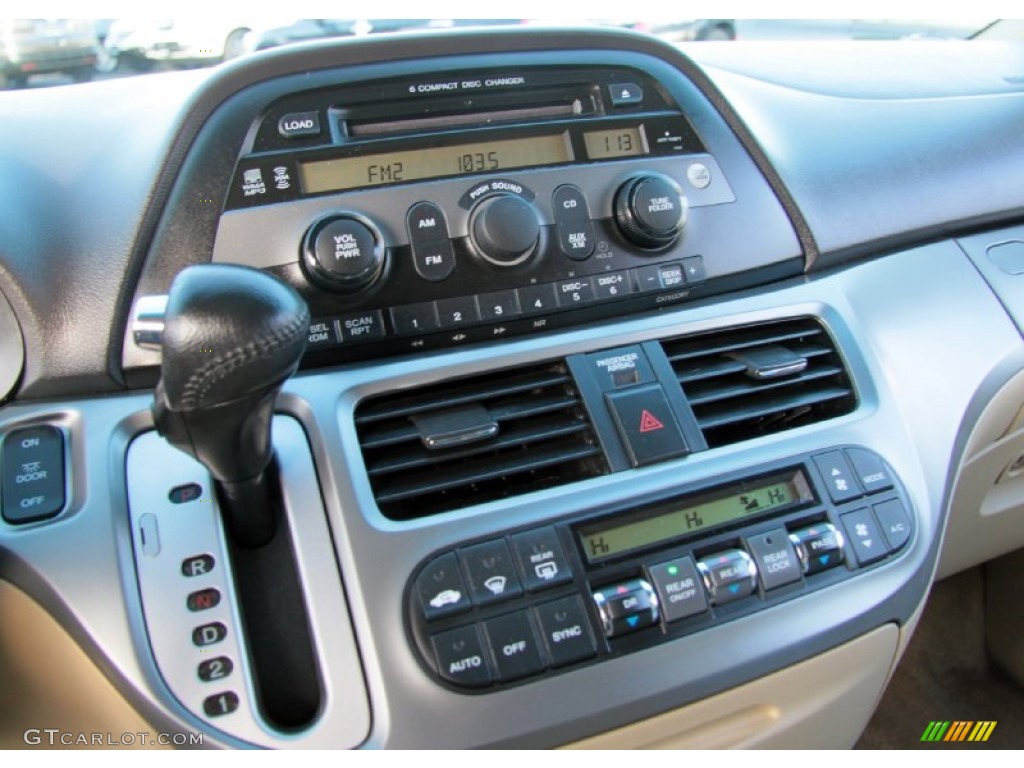2010 Honda Odyssey EX-L Controls Photo #74811735