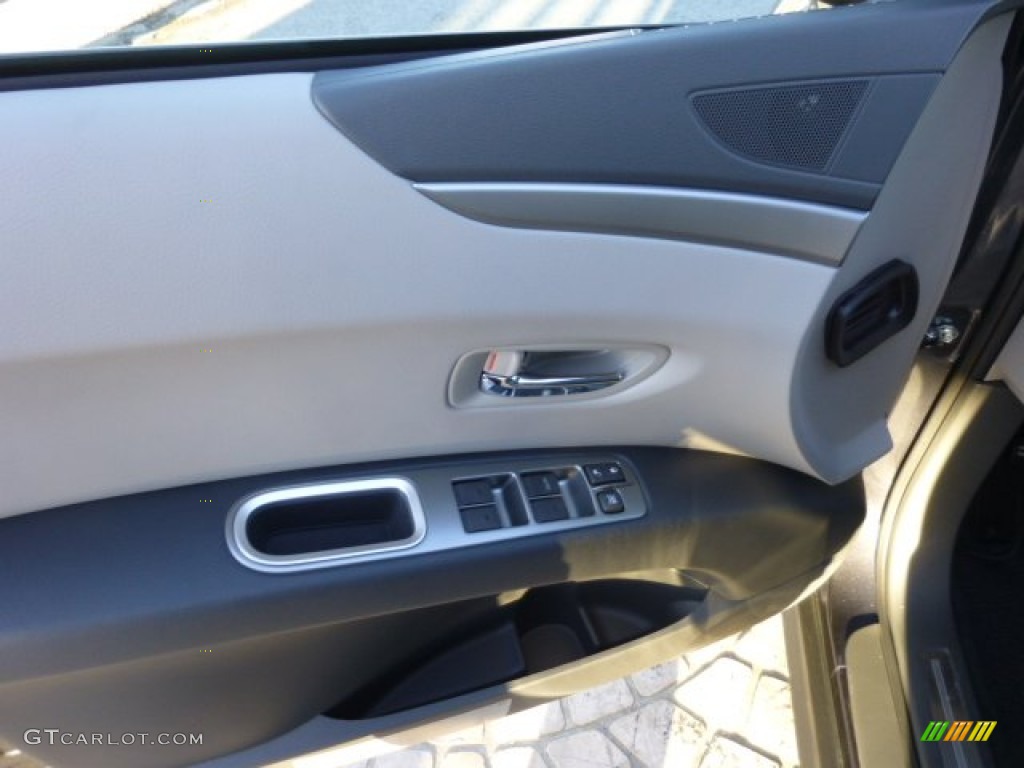 2013 Subaru Tribeca 3.6R Limited Slate Gray Door Panel Photo #74813063