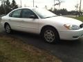 2006 Vibrant White Ford Taurus SE  photo #4