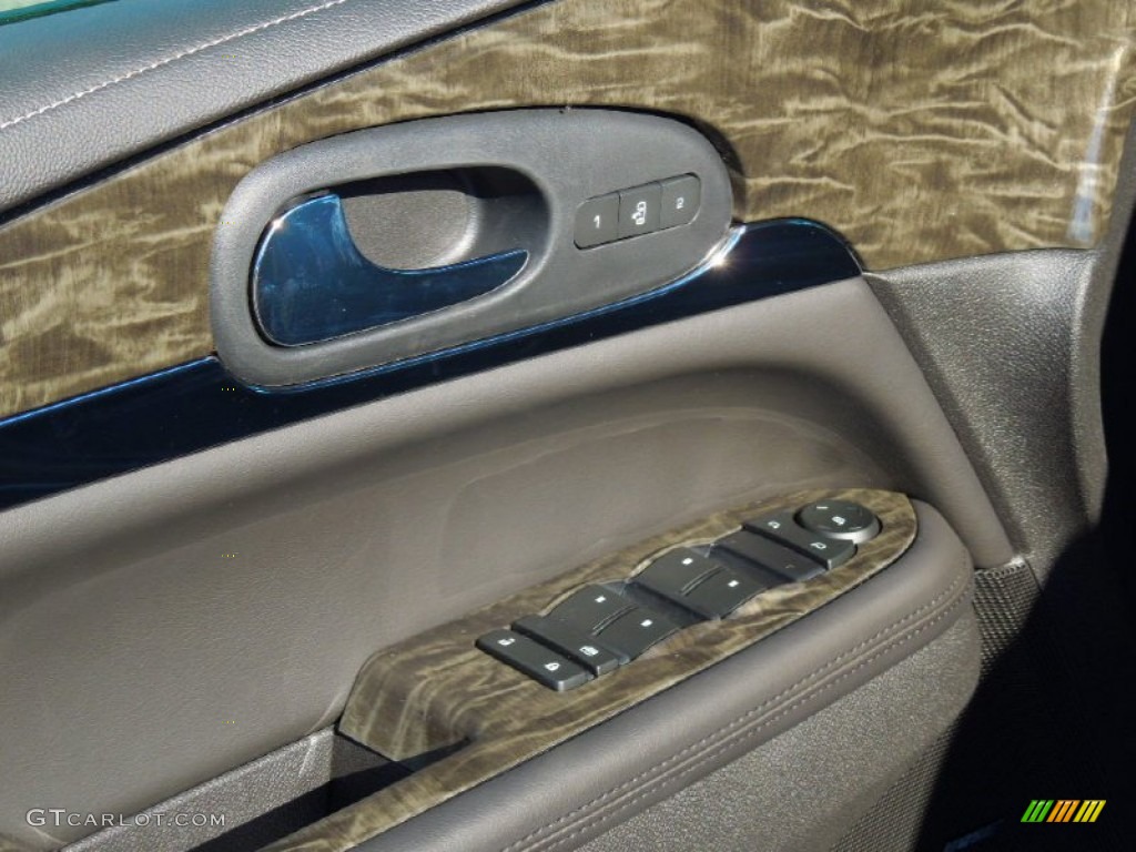 2013 Buick Enclave Leather Controls Photo #74815634