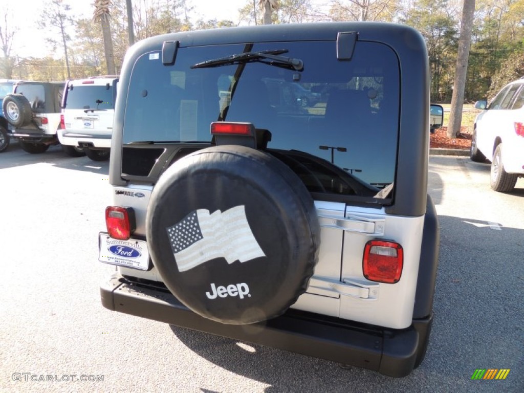 2004 Wrangler Sport 4x4 - Bright Silver Metallic / Dark Slate Gray photo #11