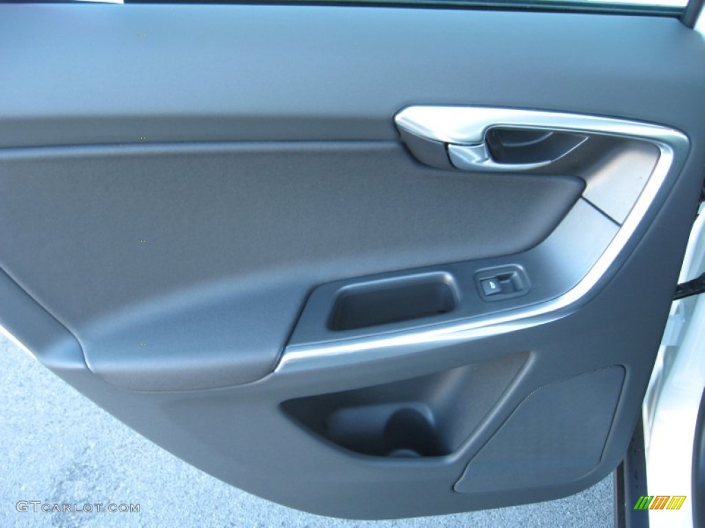 2013 Volvo XC60 3.2 AWD Off Black Door Panel Photo #74817976