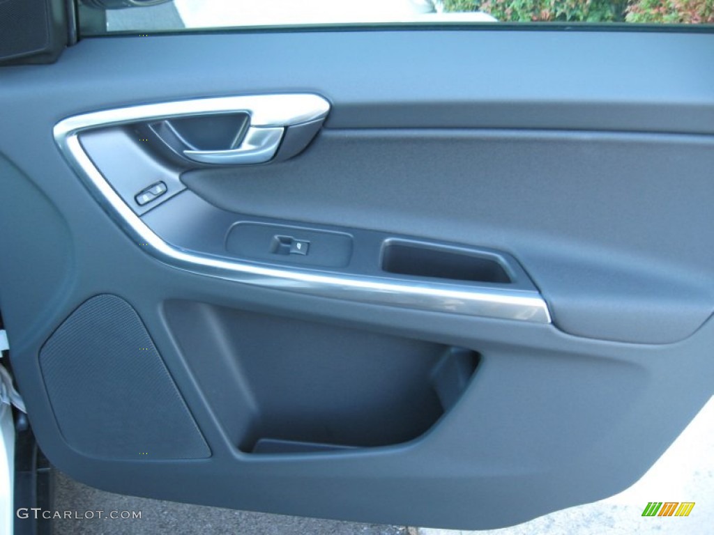 2013 Volvo XC60 3.2 AWD Off Black Door Panel Photo #74818034