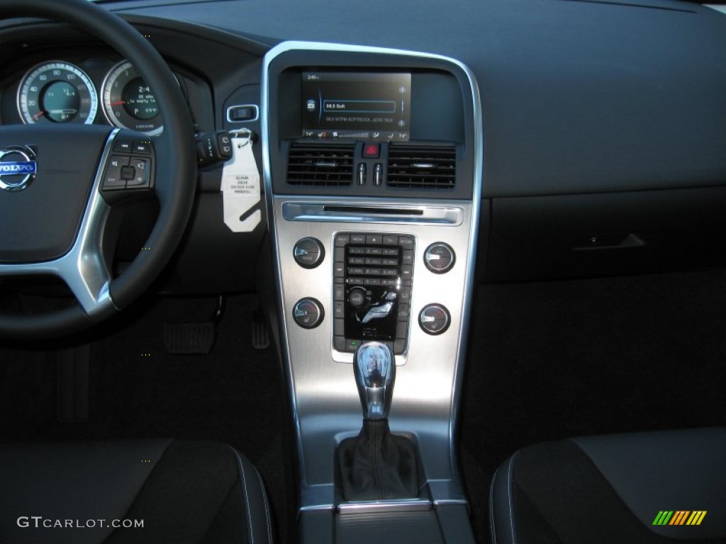 2013 Volvo XC60 3.2 AWD Controls Photo #74818066