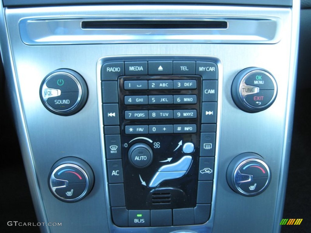 2013 Volvo XC60 3.2 AWD Controls Photo #74818121