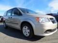 2013 Sandstone Dodge Grand Caravan SE  photo #4