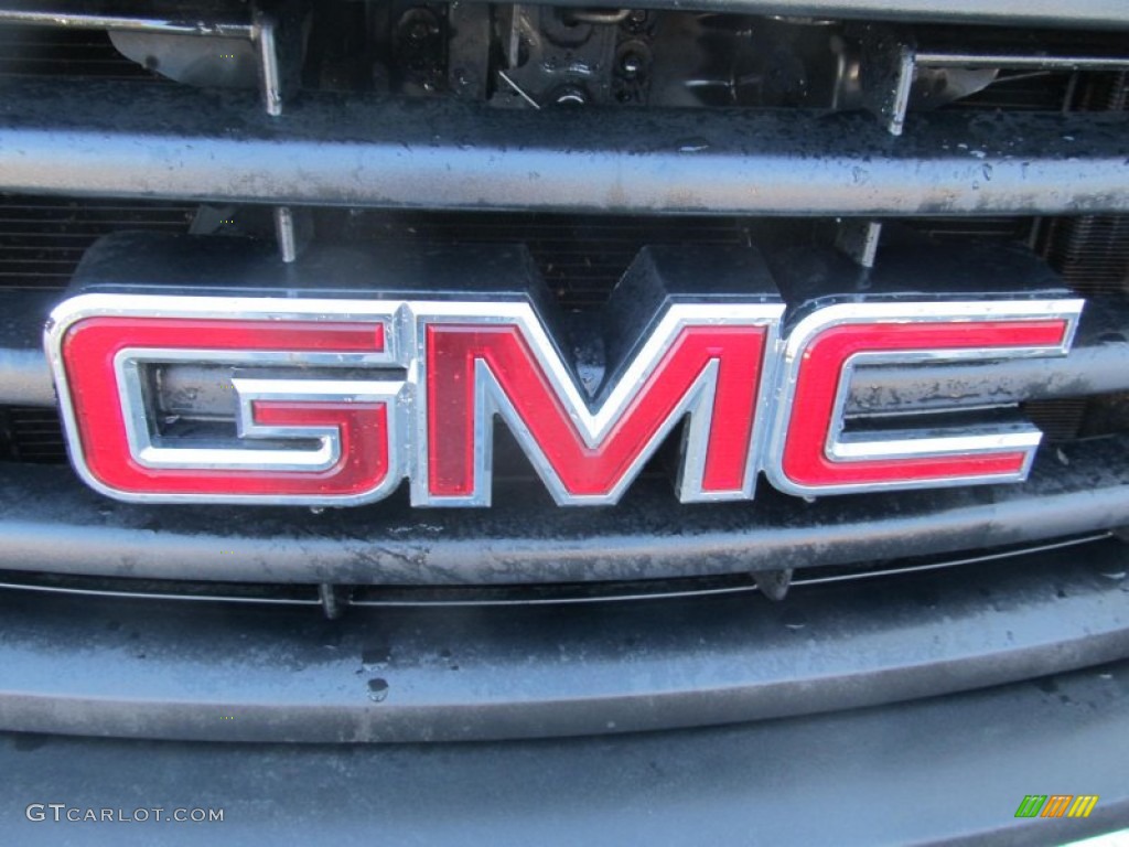 2011 GMC Sierra 1500 Crew Cab Marks and Logos Photos