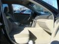 Black - Camry LE Photo No. 22