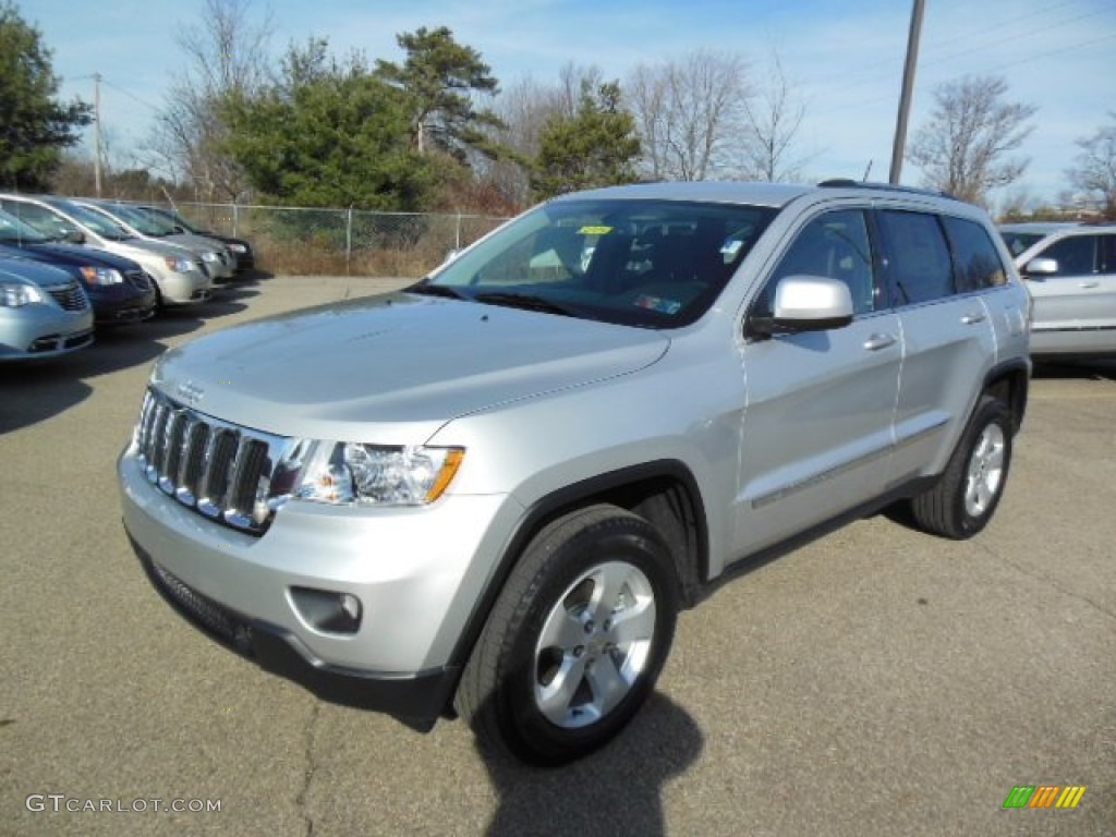 2013 Grand Cherokee Laredo X Package 4x4 - Bright Silver Metallic / Black photo #2