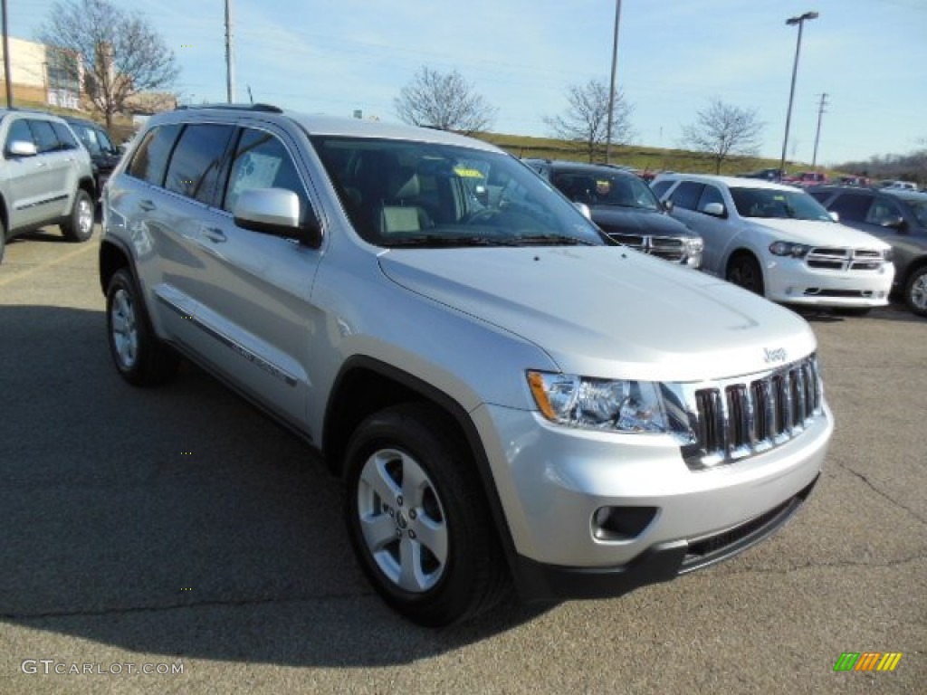 2013 Grand Cherokee Laredo X Package 4x4 - Bright Silver Metallic / Black photo #4