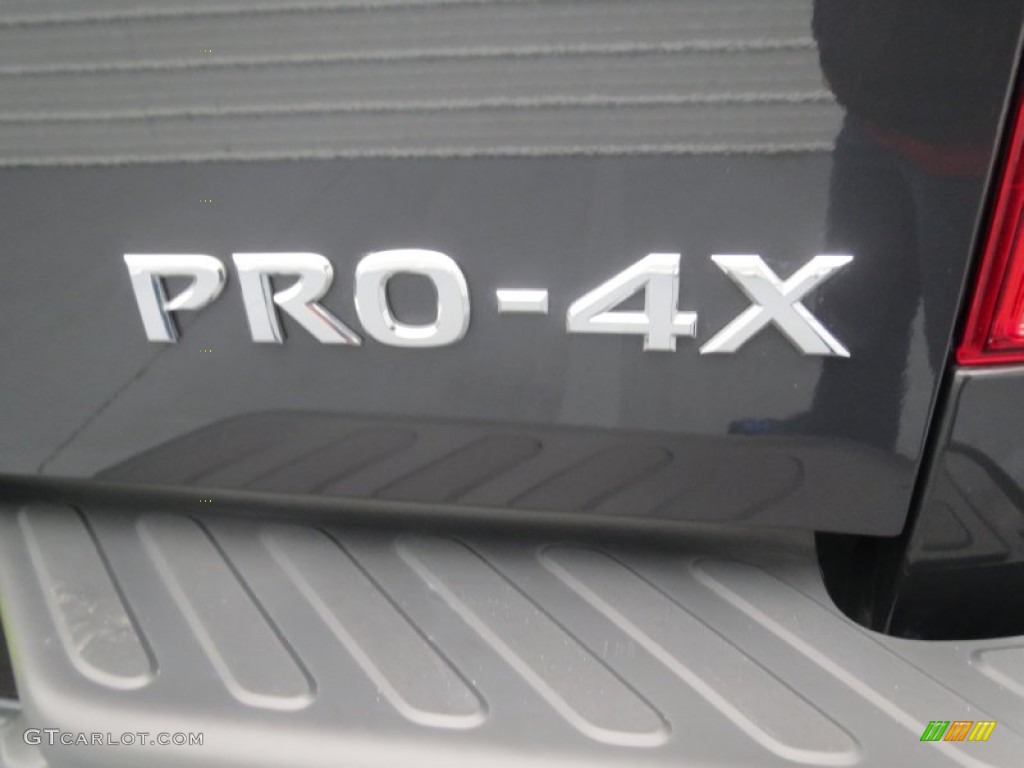 2012 Frontier Pro-4X Crew Cab 4x4 - Night Armor Metallic / Pro 4X Graphite/Red photo #19