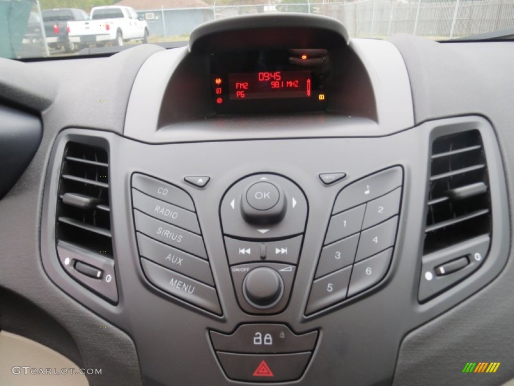 2013 Ford Fiesta S Hatchback Controls Photo #74839499