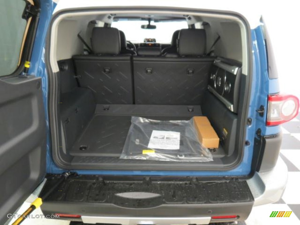 2013 Toyota FJ Cruiser 4WD Trunk Photo #74841337