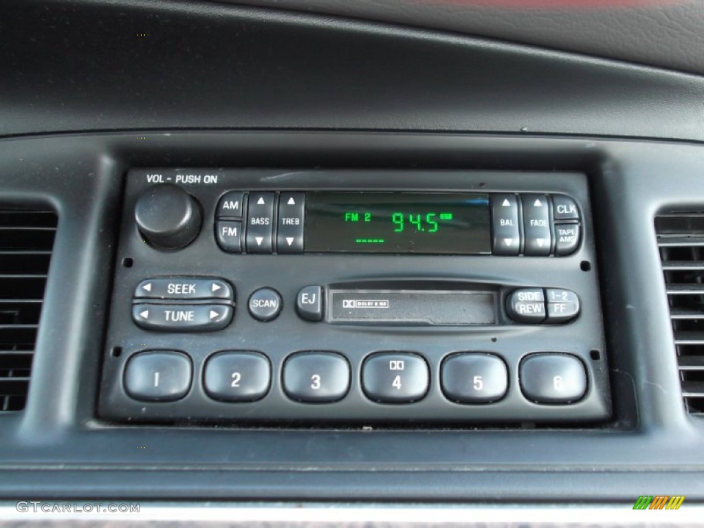2000 Ford Crown Victoria Sedan Audio System Photos
