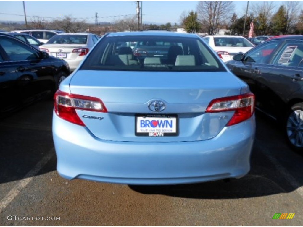 2012 Camry LE - Clearwater Blue Metallic / Light Gray photo #5