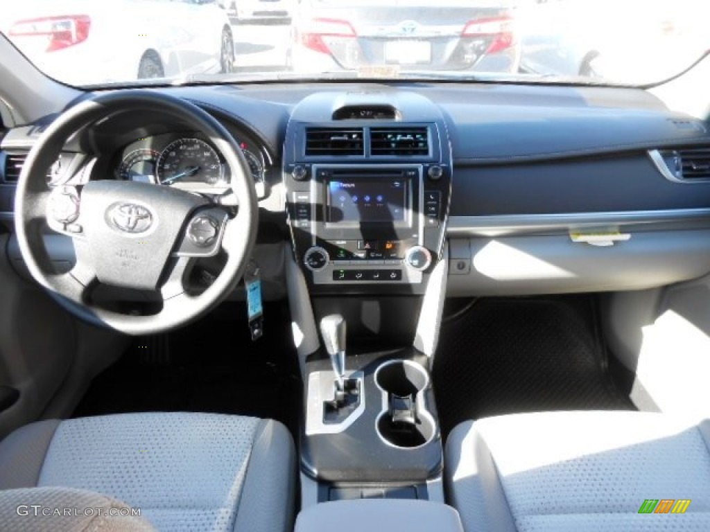 2012 Camry LE - Clearwater Blue Metallic / Light Gray photo #11