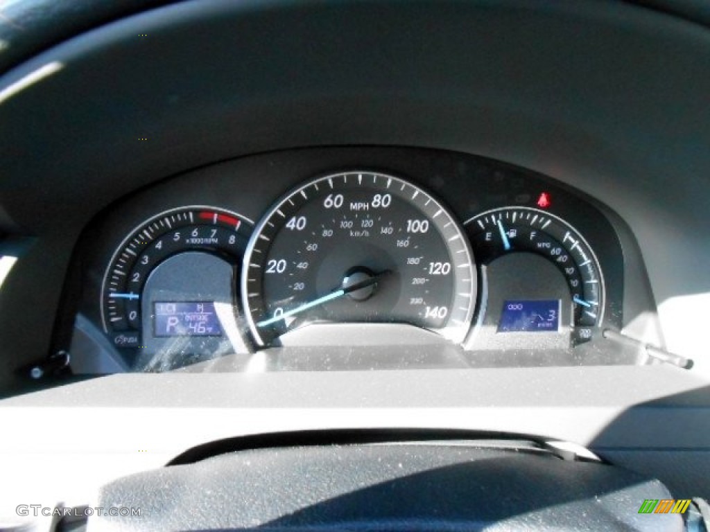2012 Camry LE - Clearwater Blue Metallic / Light Gray photo #15