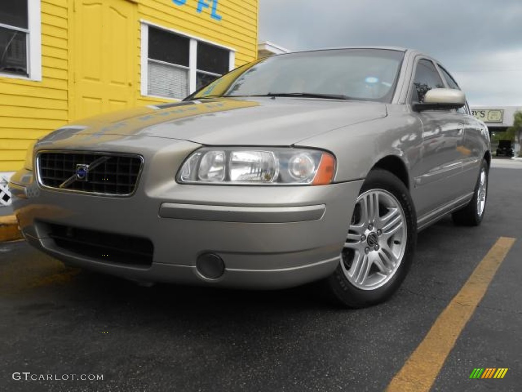 2005 S60 2.5T - Lunar Gold Metallic / Taupe/Light Taupe photo #1