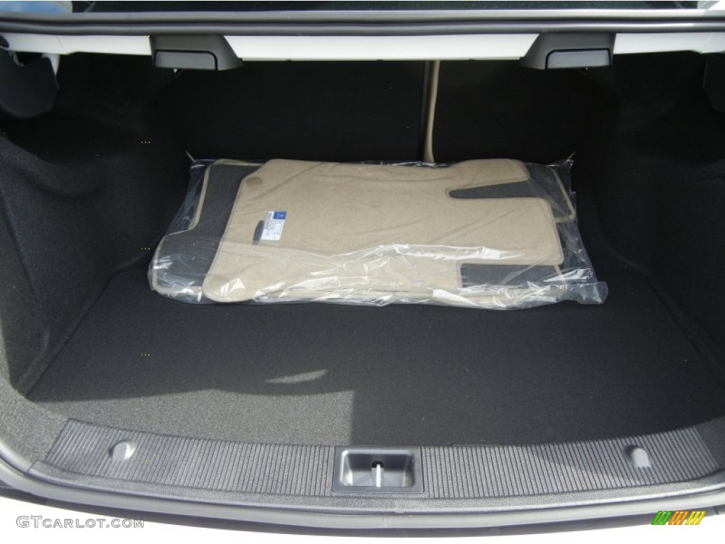 2013 Mercedes-Benz C 250 Luxury Trunk Photos