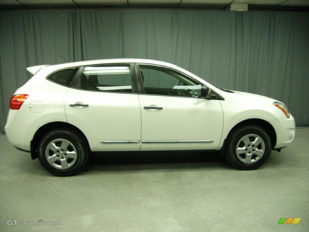 2012 Rogue S AWD - Pearl White / Gray photo #5