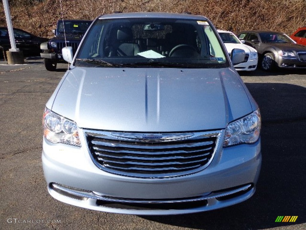 2013 Town & Country Touring - Crystal Blue Pearl / Black/Light Graystone photo #8