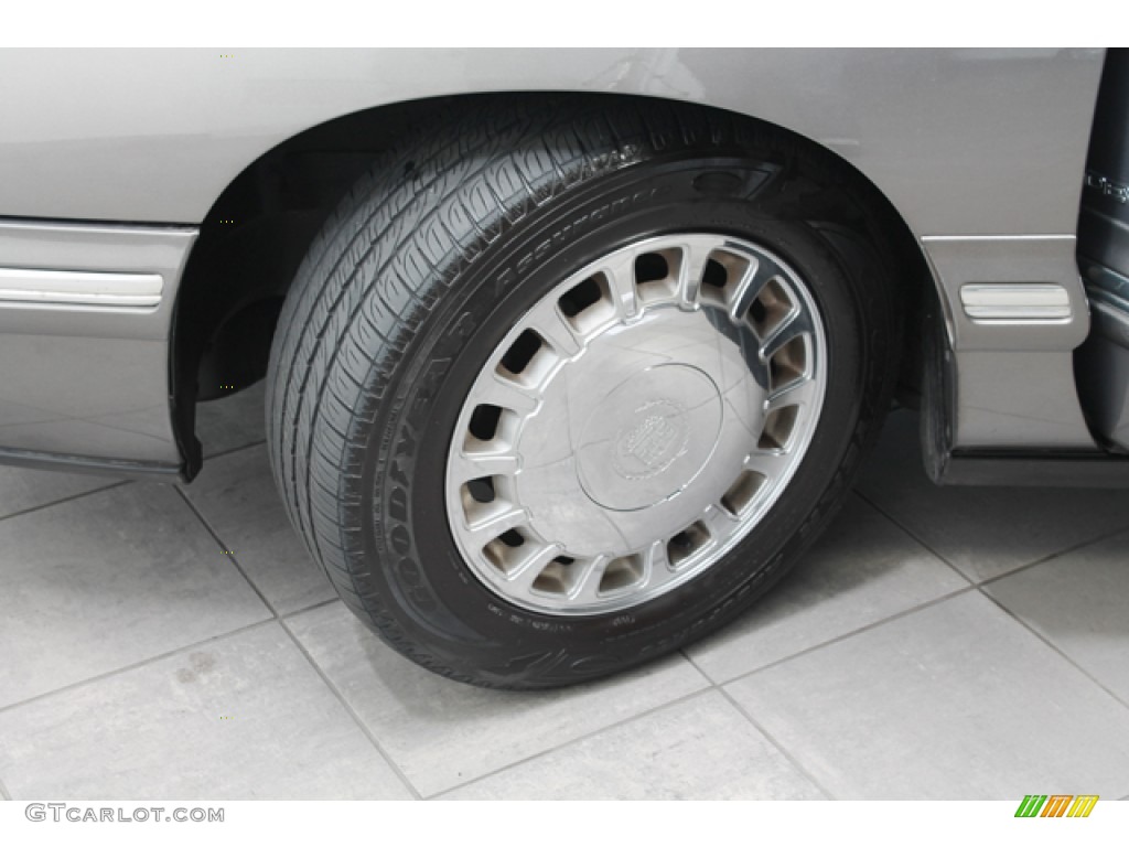 1999 Cadillac DeVille Sedan Wheel Photo #74860451