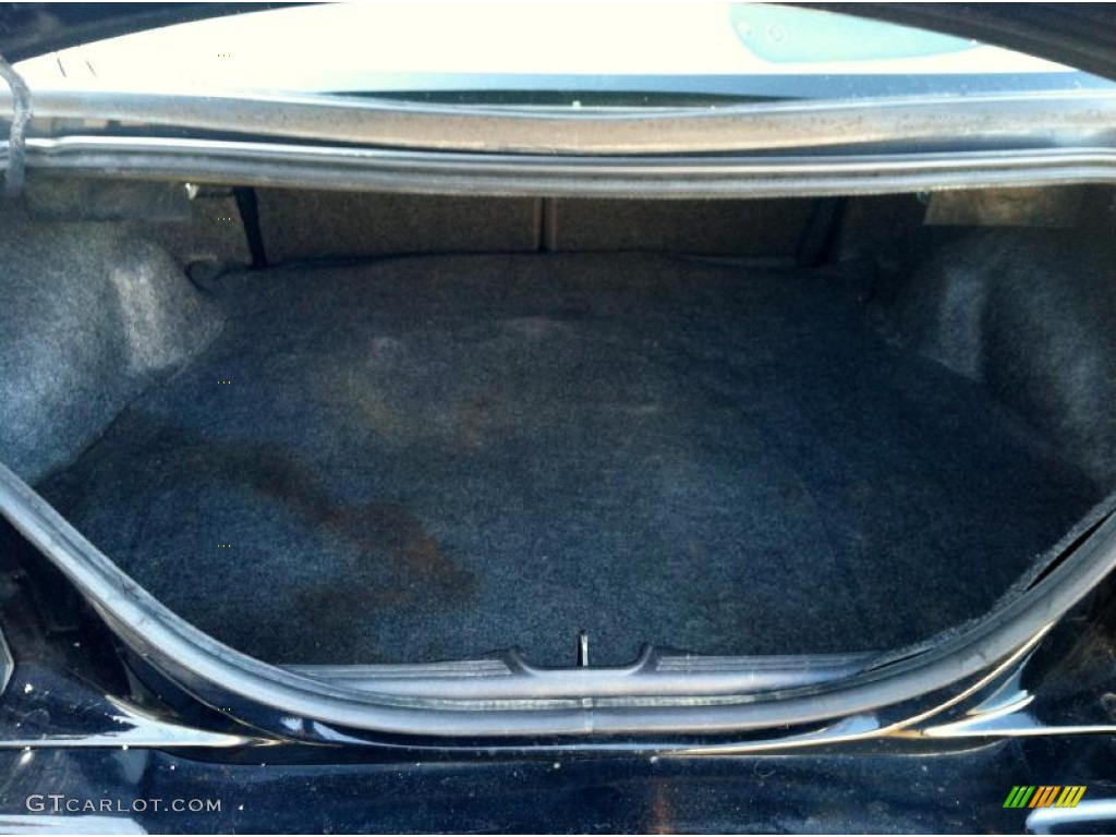 2003 Ford Mustang V6 Coupe Trunk Photos