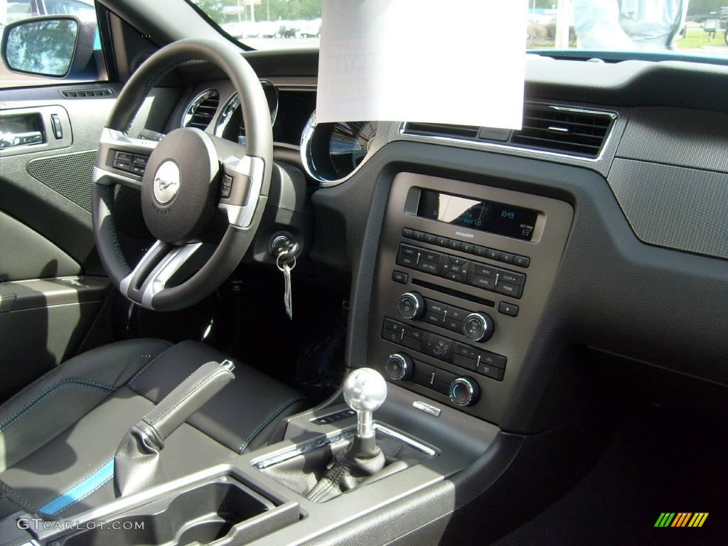 2010 Mustang GT Premium Coupe - Grabber Blue / Charcoal Black/Grabber Blue photo #18