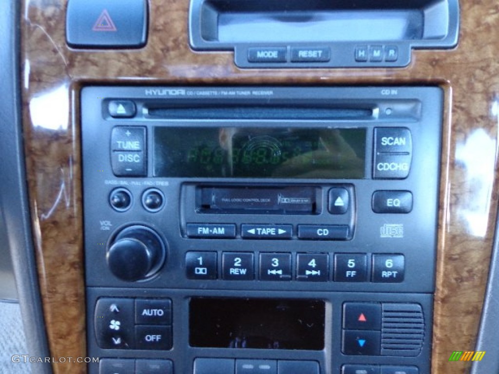 2004 Hyundai XG350 L Sedan Audio System Photo #74866676