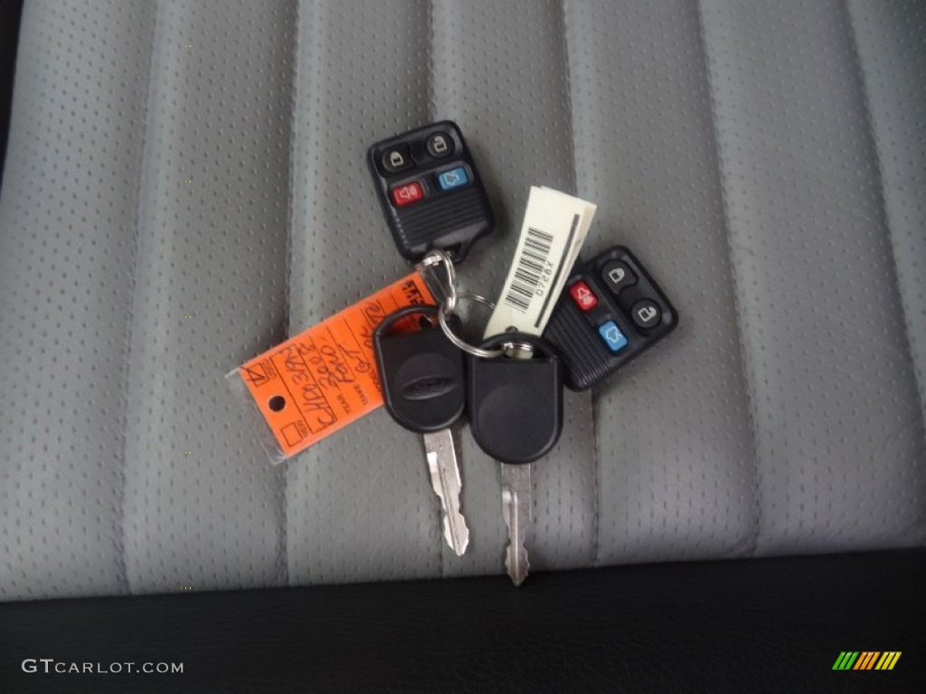 2008 Ford Mustang GT Premium Coupe Keys Photos