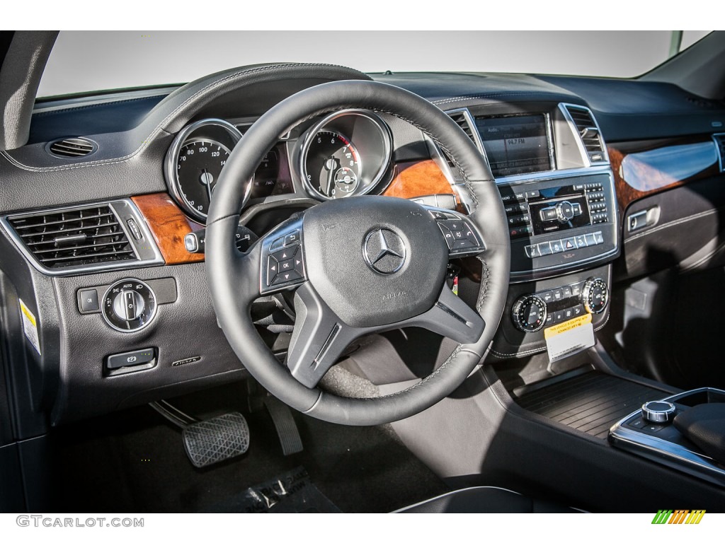 Black Interior 2013 Mercedes-Benz ML 550 4Matic Photo #74870250