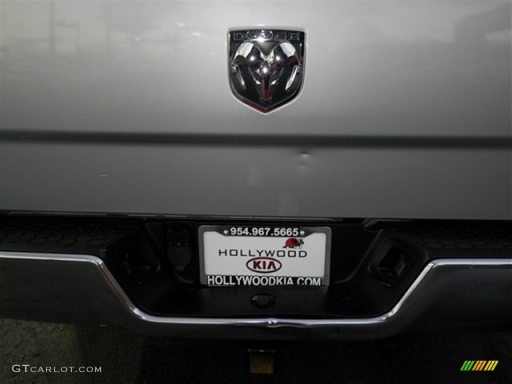 2010 Ram 1500 SLT Quad Cab - Bright Silver Metallic / Dark Slate/Medium Graystone photo #15