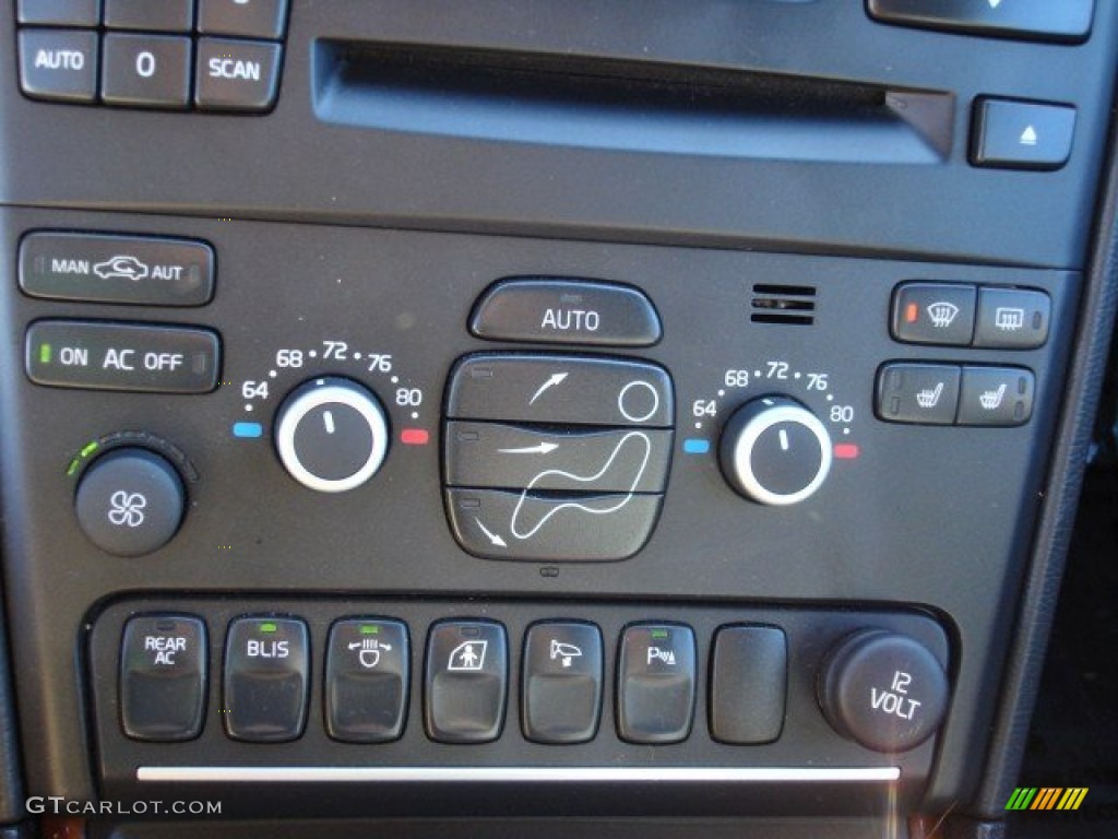2010 Volvo XC90 V8 AWD Controls Photo #74871865
