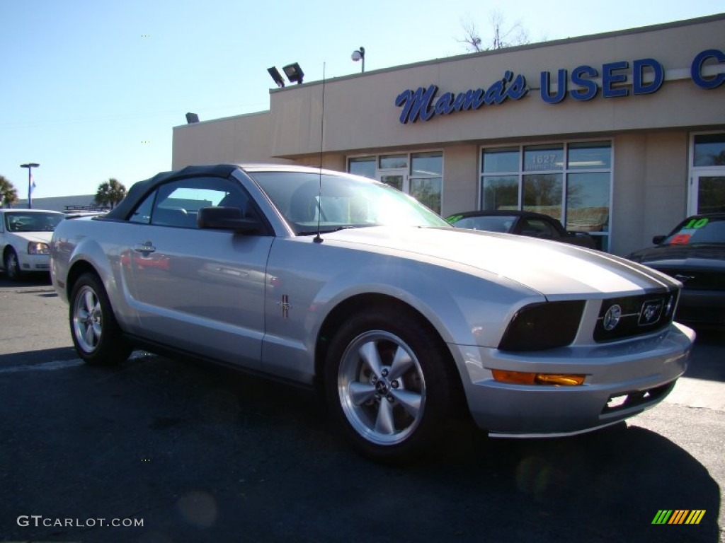 2007 Mustang V6 Premium Convertible - Satin Silver Metallic / Dark Charcoal photo #2