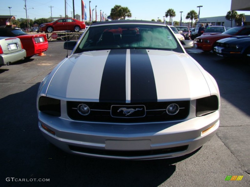 2007 Mustang V6 Premium Convertible - Satin Silver Metallic / Dark Charcoal photo #3