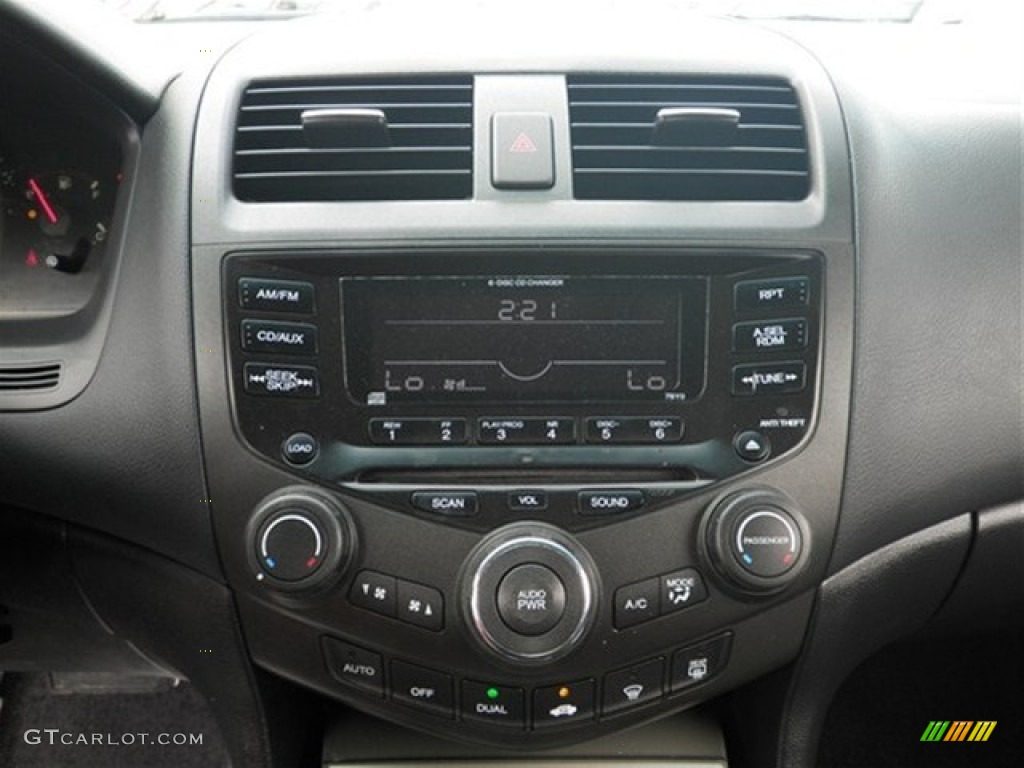 2003 Honda Accord EX-L Coupe Controls Photos