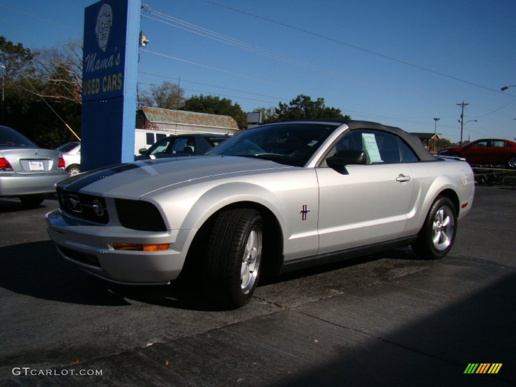 2007 Mustang V6 Premium Convertible - Satin Silver Metallic / Dark Charcoal photo #25