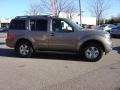Granite Metallic - Pathfinder SE Photo No. 3
