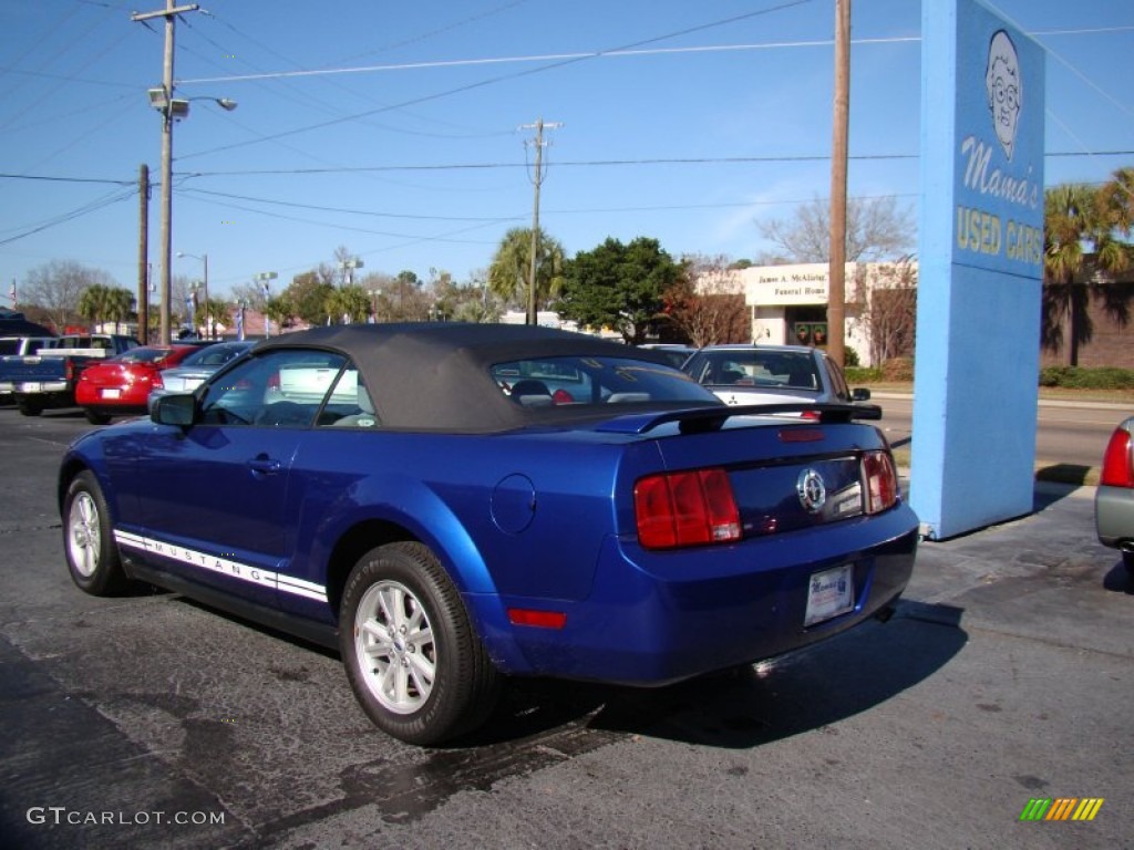 2005 Mustang V6 Deluxe Convertible - Sonic Blue Metallic / Light Graphite photo #6