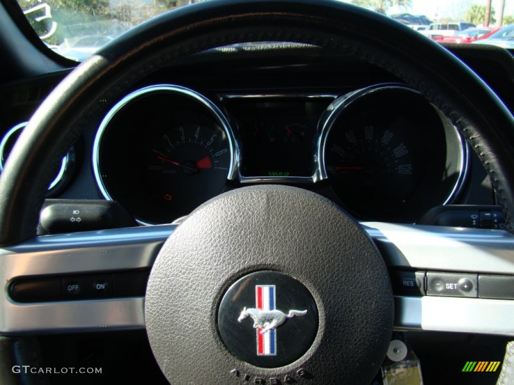 2005 Mustang V6 Deluxe Convertible - Sonic Blue Metallic / Light Graphite photo #15