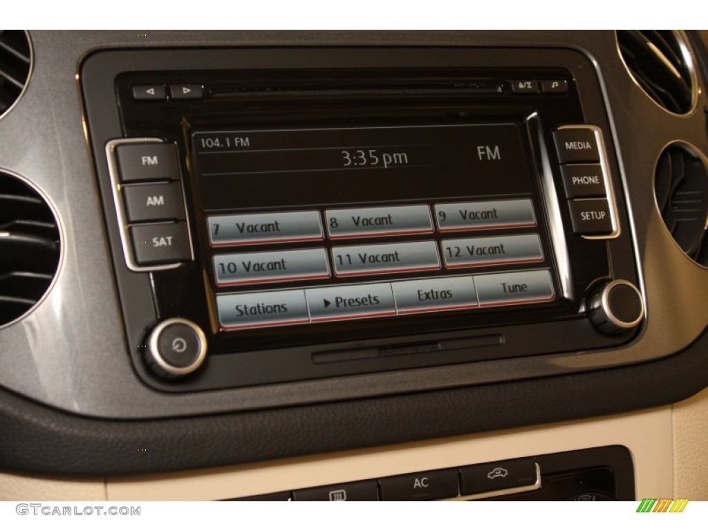 2012 Tiguan SE 4Motion - Deep Black Metallic / Beige photo #12