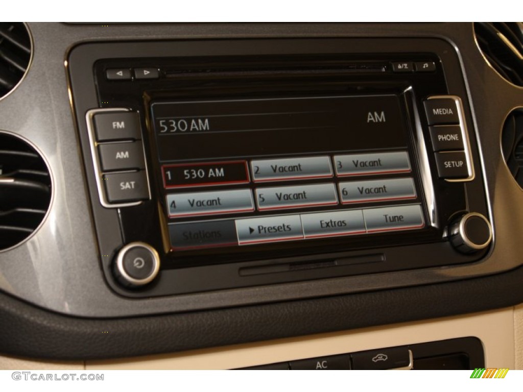 2012 Tiguan SE 4Motion - Deep Black Metallic / Beige photo #13