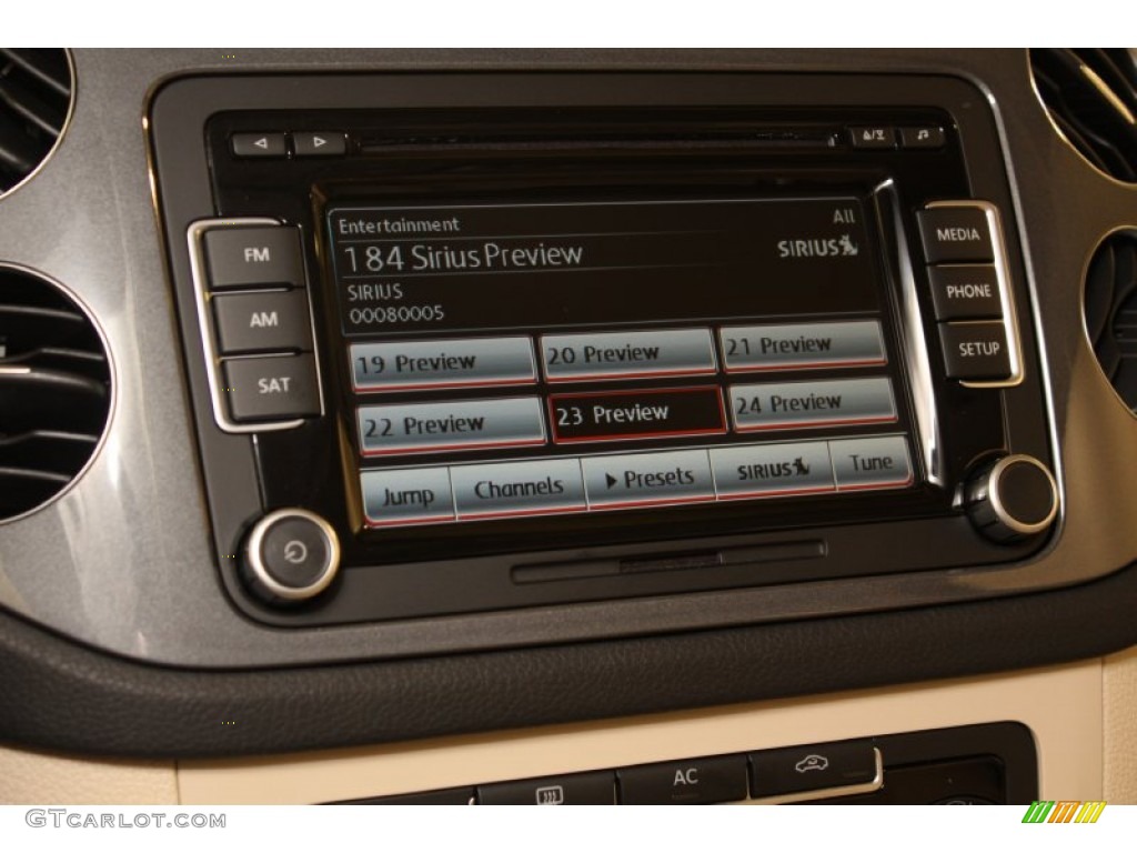 2012 Tiguan SE 4Motion - Deep Black Metallic / Beige photo #14