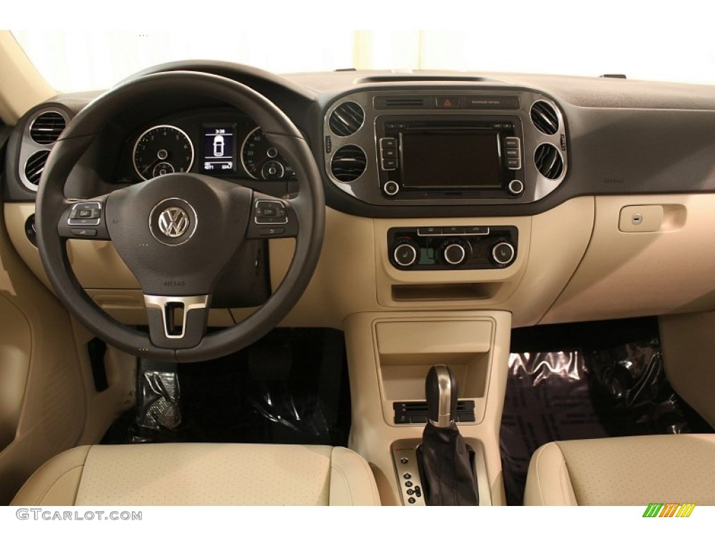 2012 Tiguan SE 4Motion - Deep Black Metallic / Beige photo #23