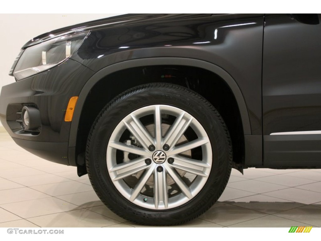 2012 Tiguan SE 4Motion - Deep Black Metallic / Beige photo #26
